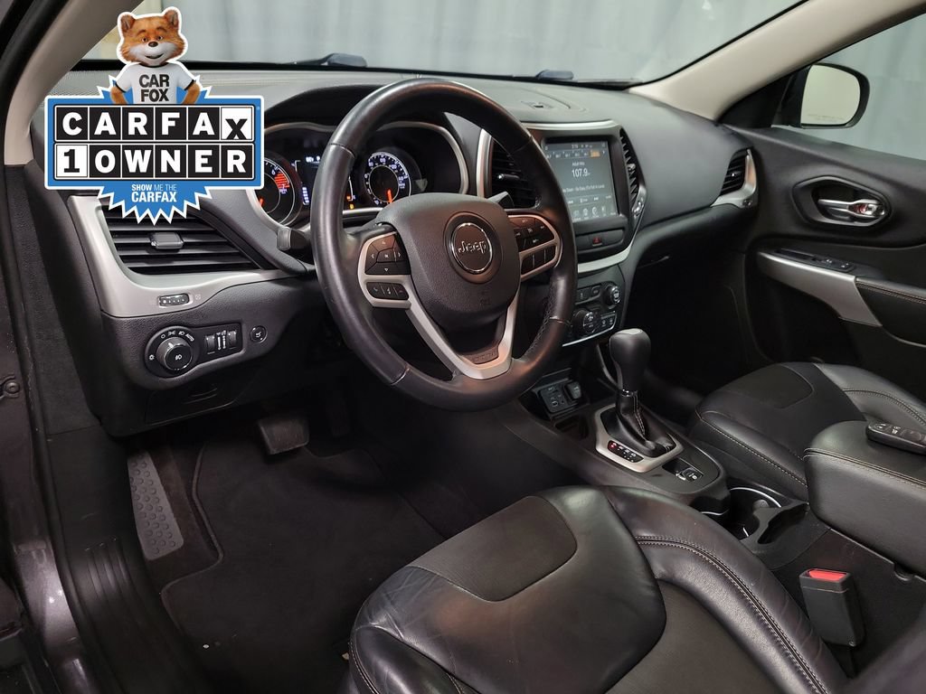 Used 2018 Jeep Cherokee Latitude Plus w/ Comfort/Convenience Group FWD image 16