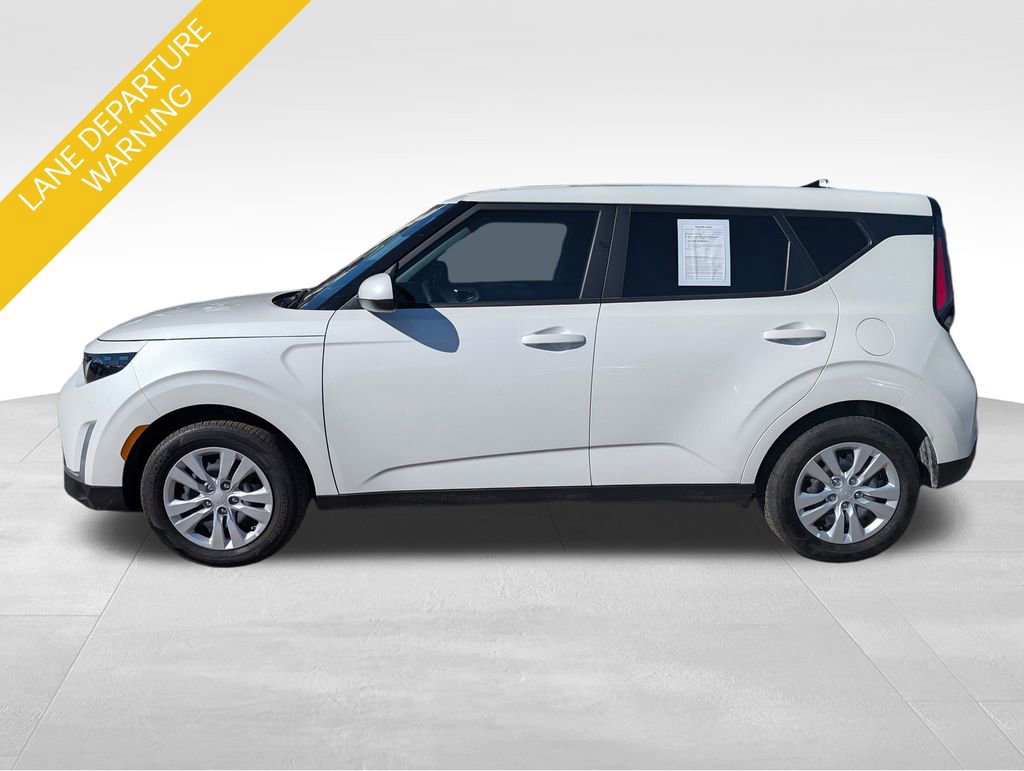 Certified 2025 Kia Soul LX image 2