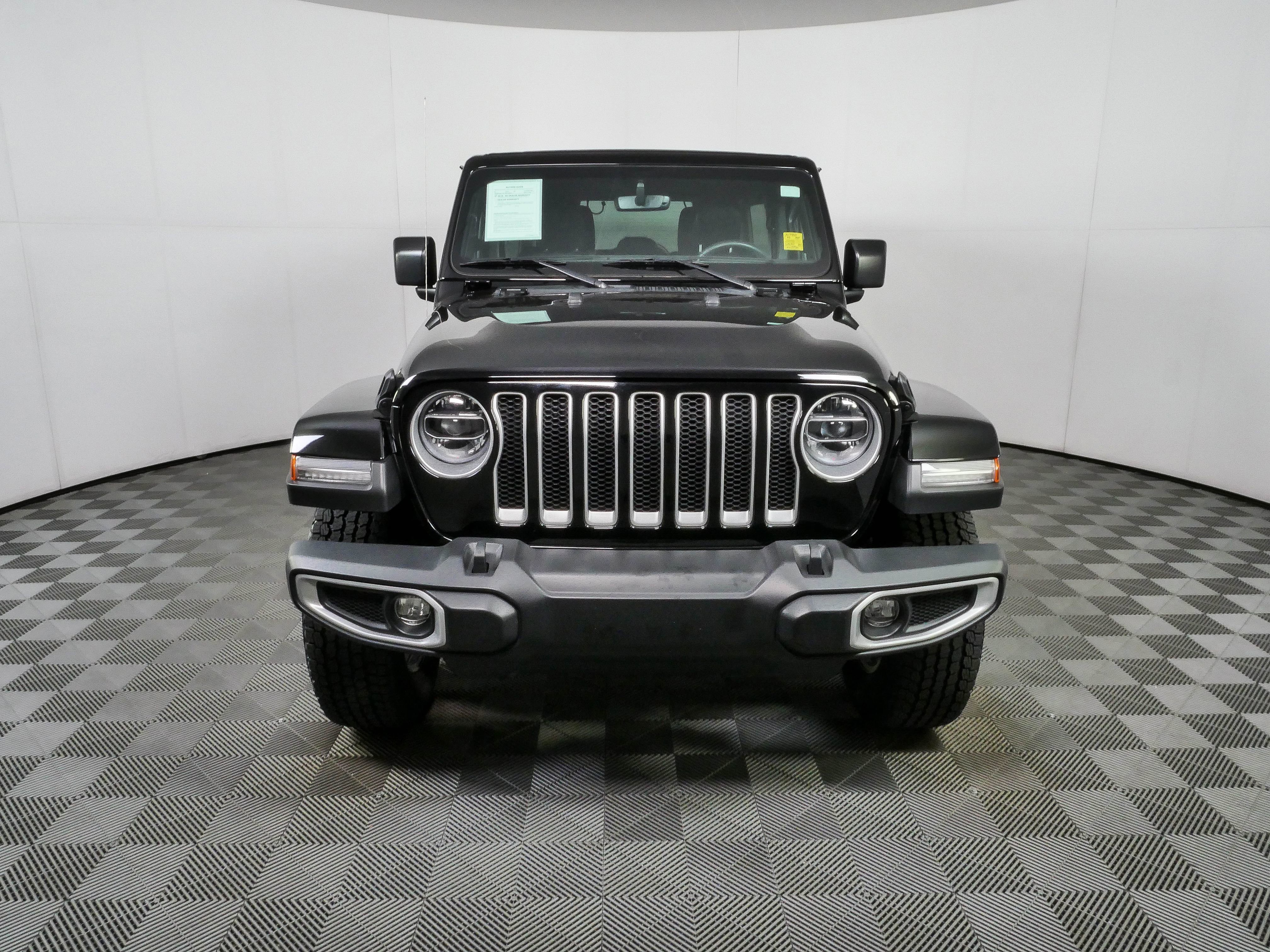 Used 2022 Jeep Wrangler Unlimited Sahara w/ LED Lighting Group AWD/4WD image 33
