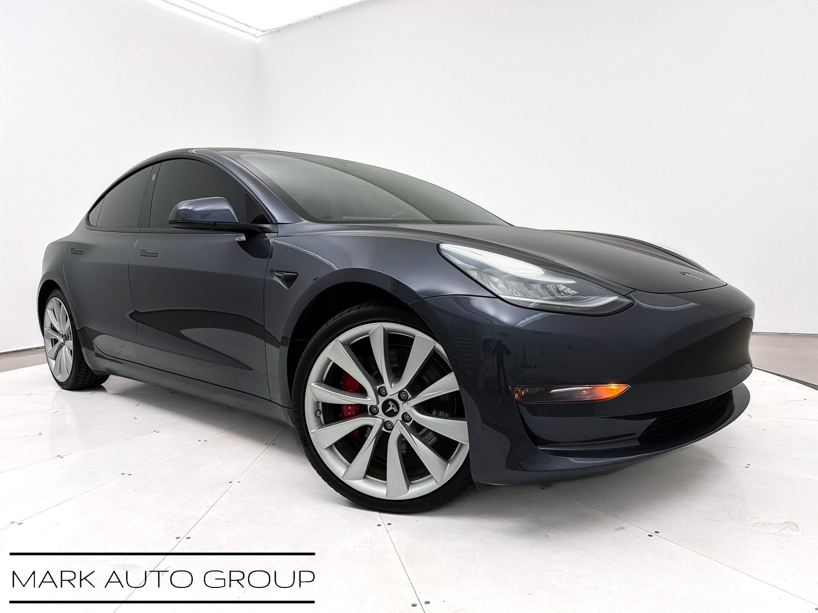 Used 2018 Tesla Model 3 Long Range image 1