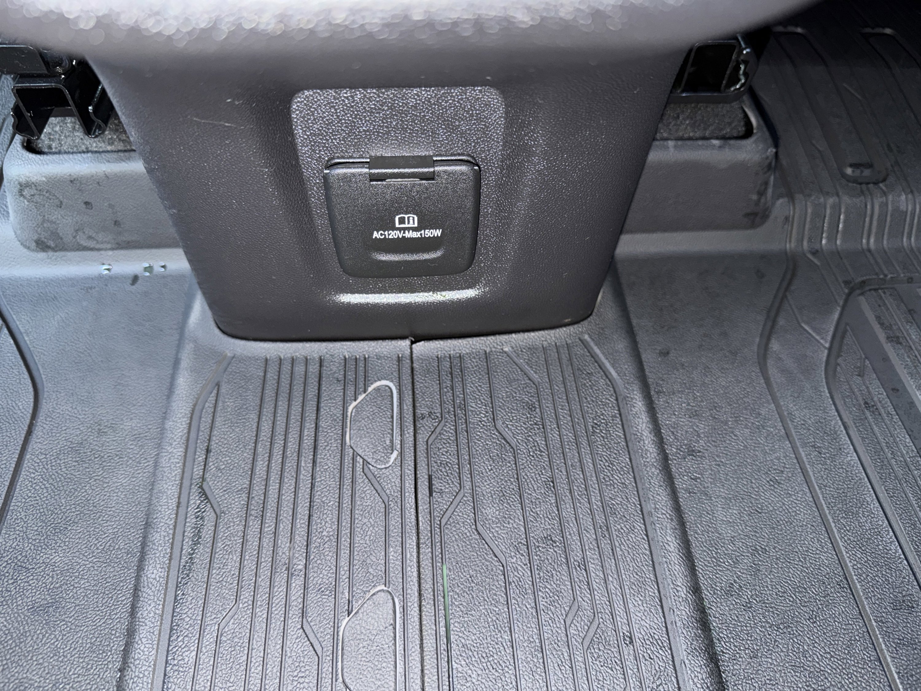 Used 2024 GMC Terrain SLT w/ Infotainment Package II image 25