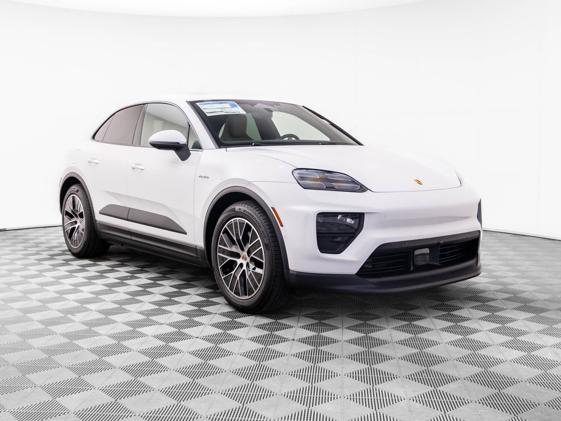 New 2026 Porsche Macan 4 Electric AWD/4WD image 6