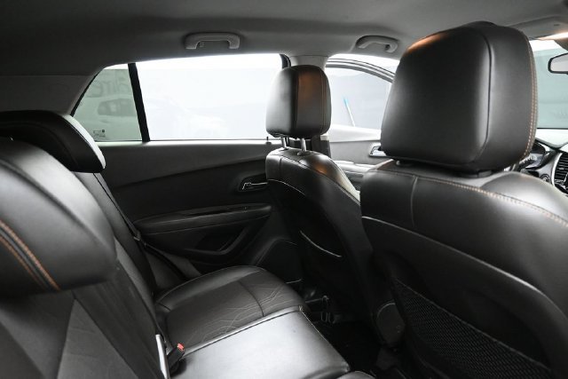 Used 2017 Chevrolet Trax LT w/ LT Convenience Package FWD image 31