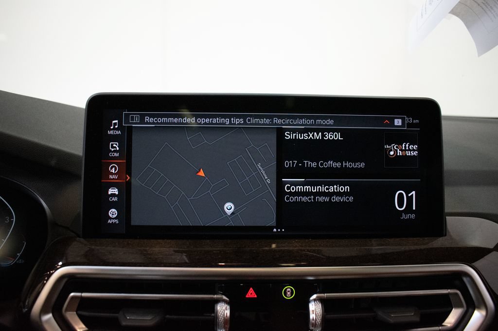 Certified 2025 BMW X4 xDrive30i w/ Premium Package AWD/4WD image 15