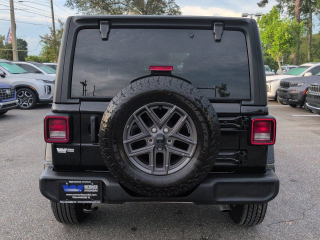 Used 2024 Jeep Wrangler Unlimited Sport AWD/4WD image 6