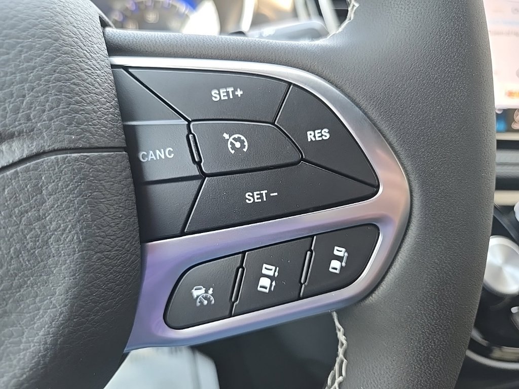 New 2027 Chrysler Pacifica Select w/ Family Tech Group AWD/4WD image 45
