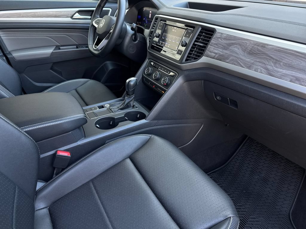 Used 2023 Volkswagen Atlas Cross Sport SE FWD image 15