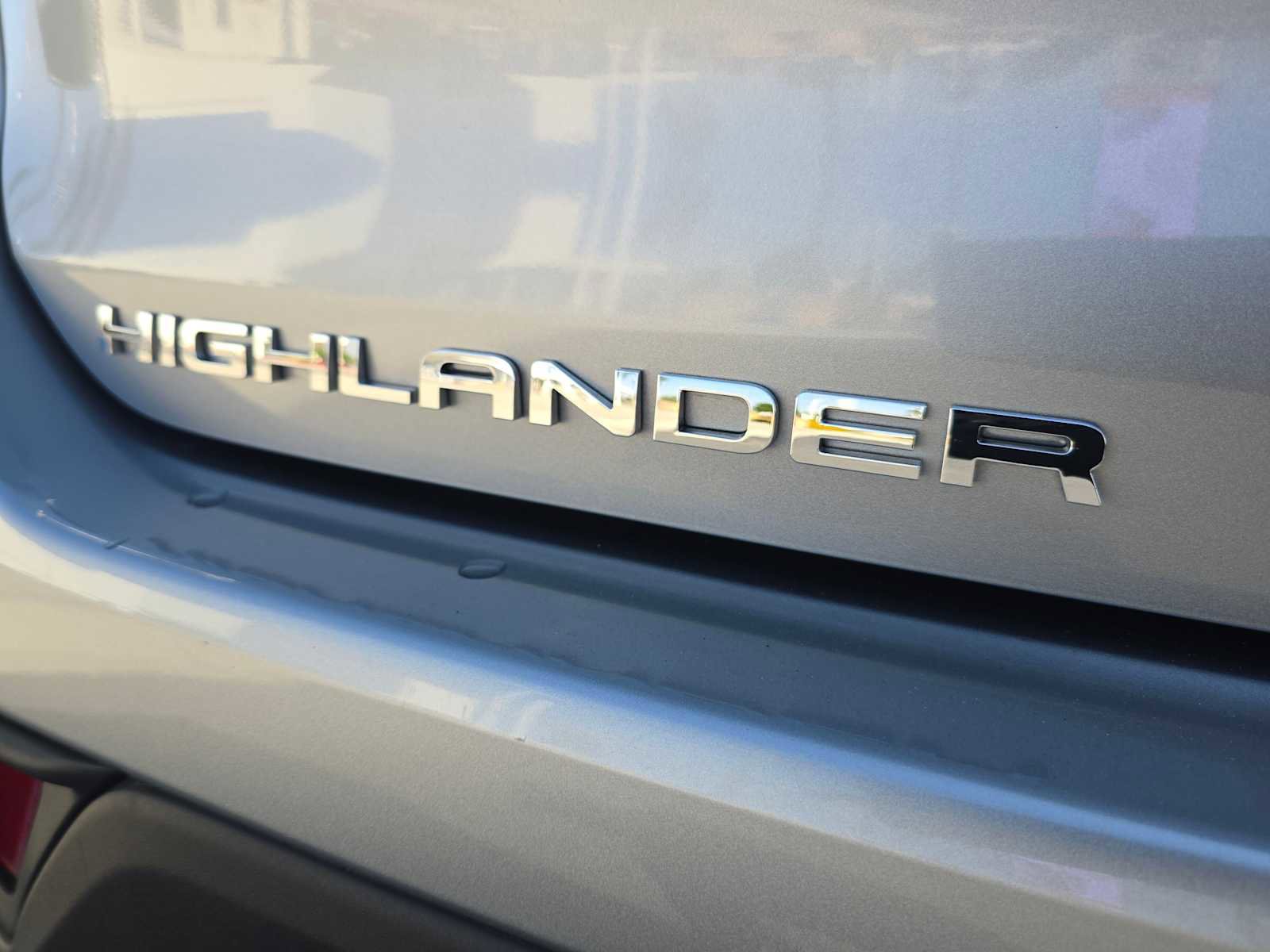 Used 2025 Toyota Highlander XLE image 14