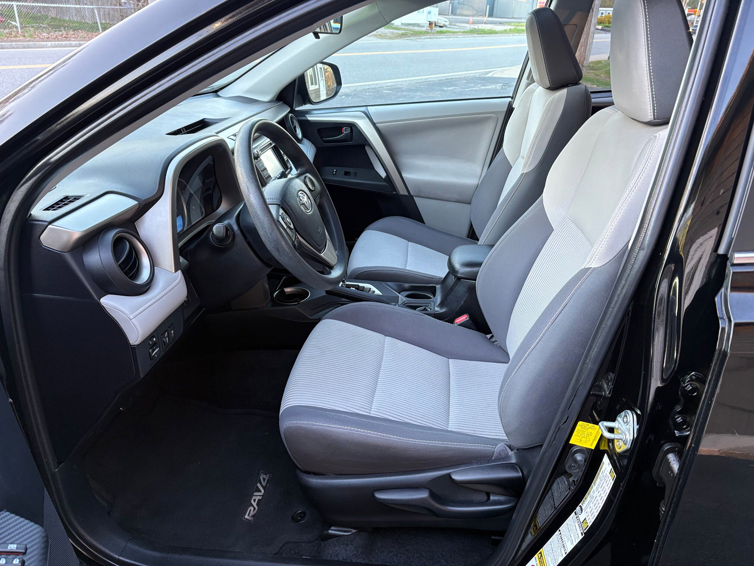 Used 2013 Toyota RAV4 XLE AWD/4WD image 13