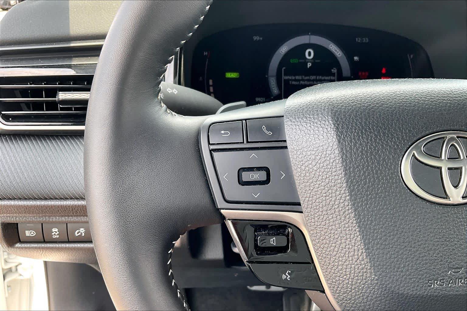 Used 2025 Toyota Camry SE FWD image 22