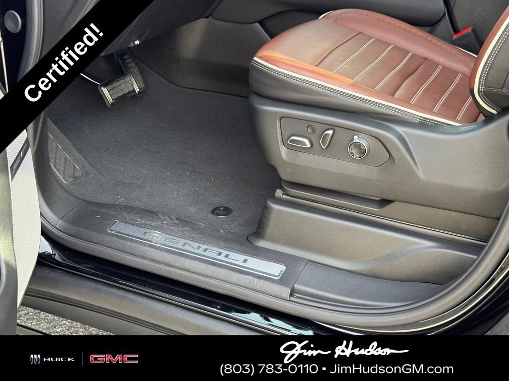 Certified 2024 GMC Yukon XL Denali Ultimate AWD/4WD image 24