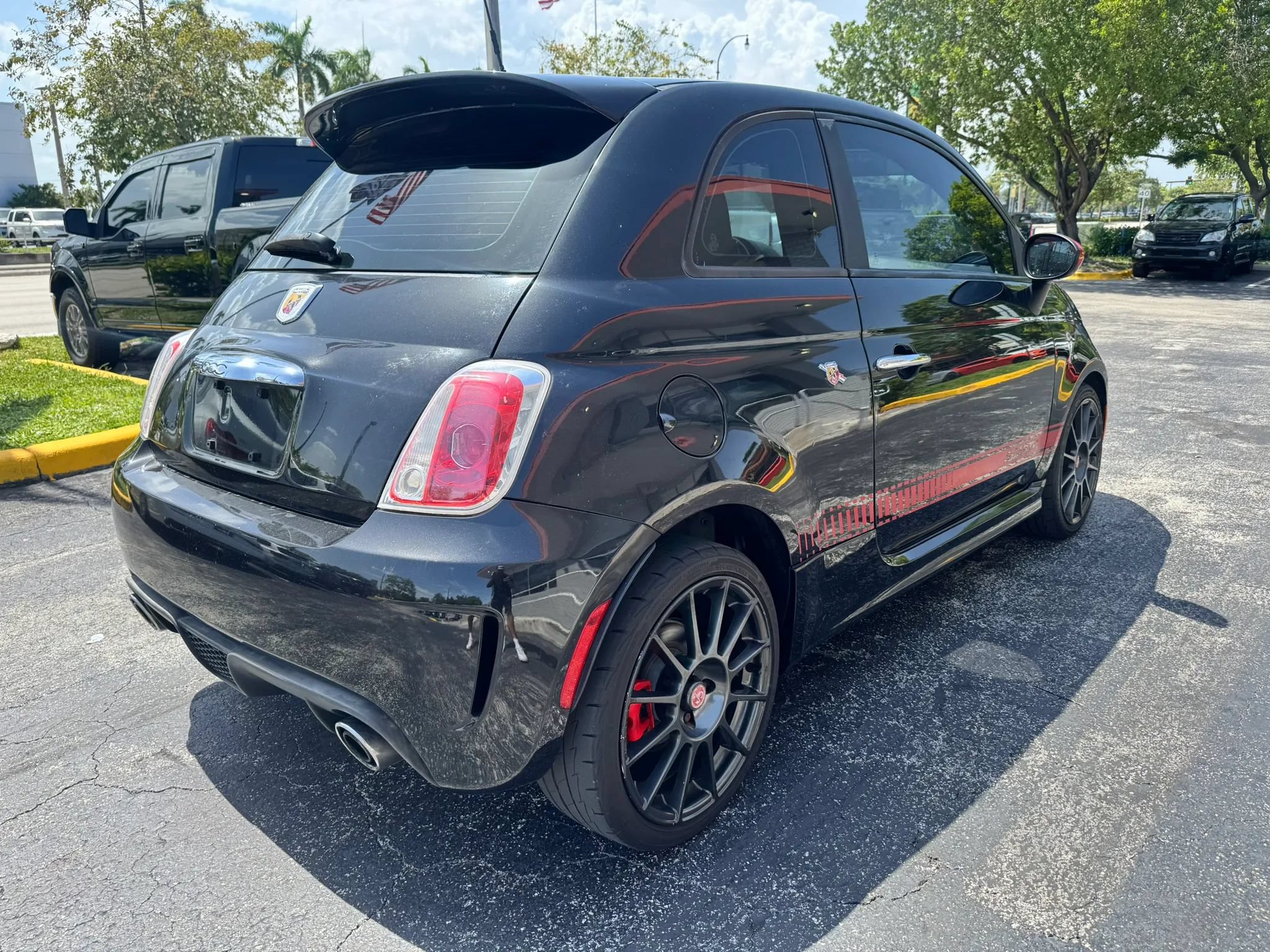 Used 2012 FIAT 500 Abarth w/ Safety & Convenience Pkg FWD image 5