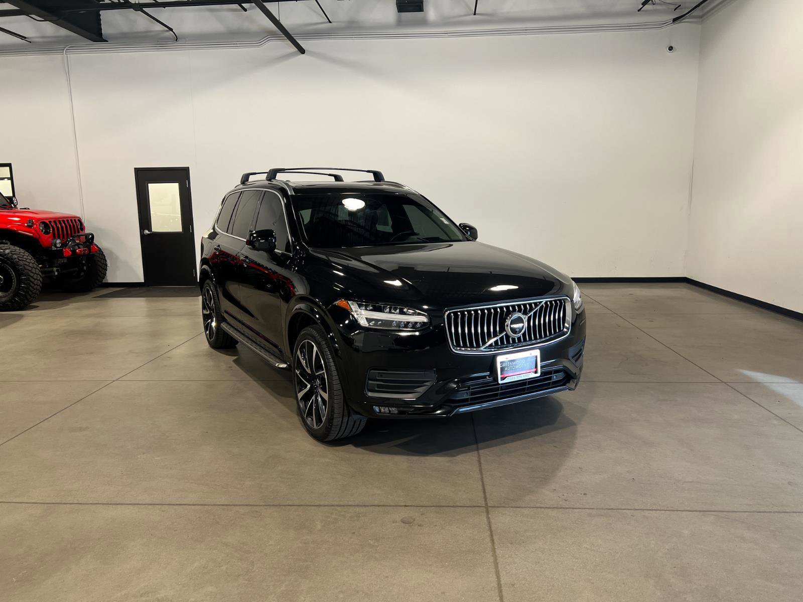 Used 2021 Volvo XC90 T6 Momentum image 1