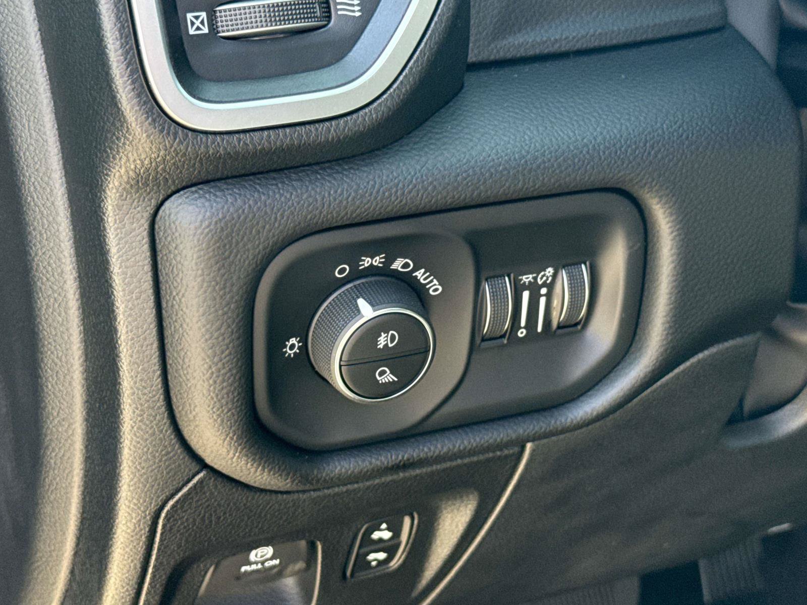 New 2026 RAM 1500 Big Horn AWD/4WD image 25