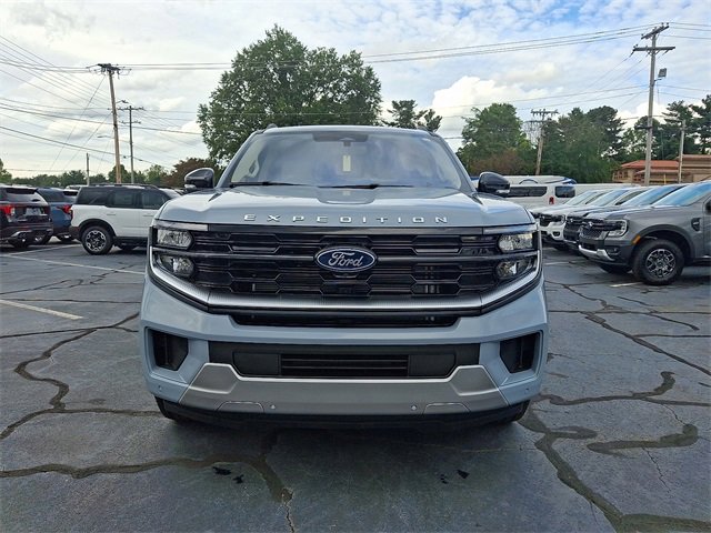 New 2025 Ford Expedition Platinum w/ Driver's Package image 2