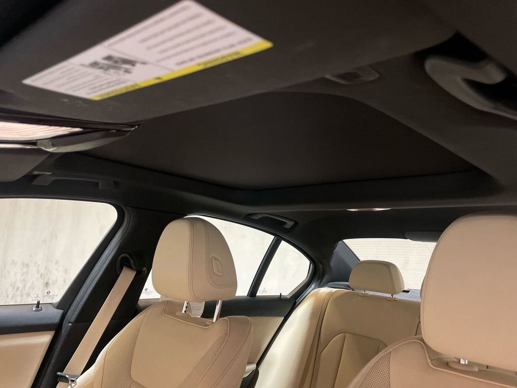 Used 2022 BMW 330i xDrive Sedan w/ Premium Package 2 image 25