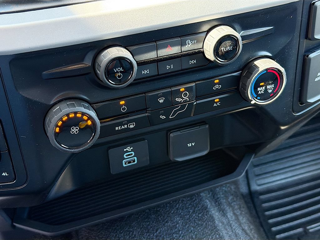 New 2026 Ford F550 4x4 Crew Cab image 32