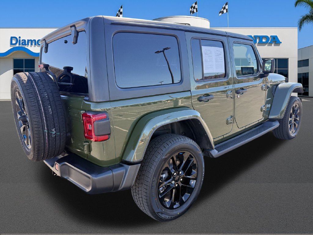 Used 2023 Jeep Wrangler Unlimited Sahara AWD/4WD image 8