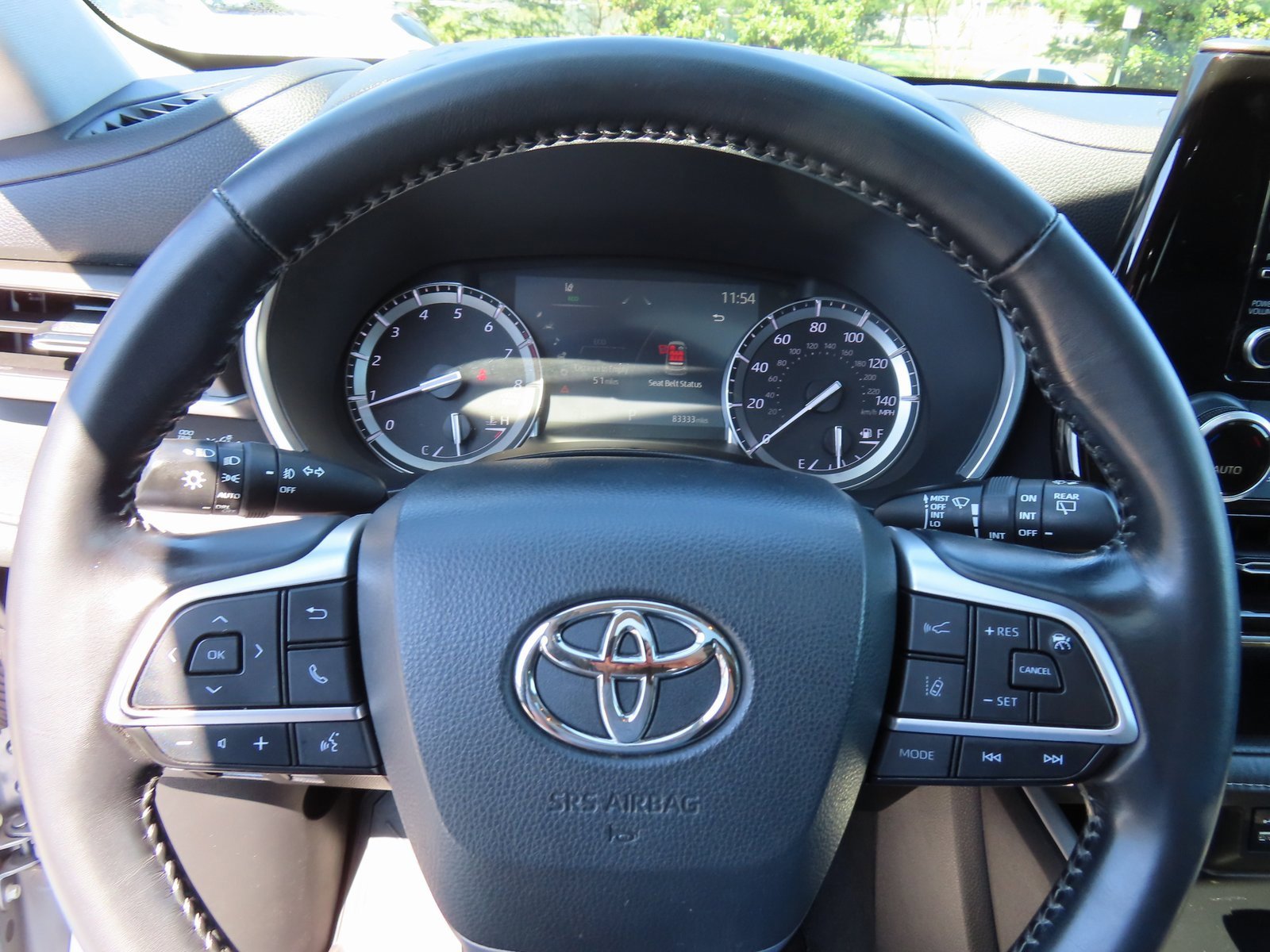 Used 2022 Toyota Highlander XLE image 19