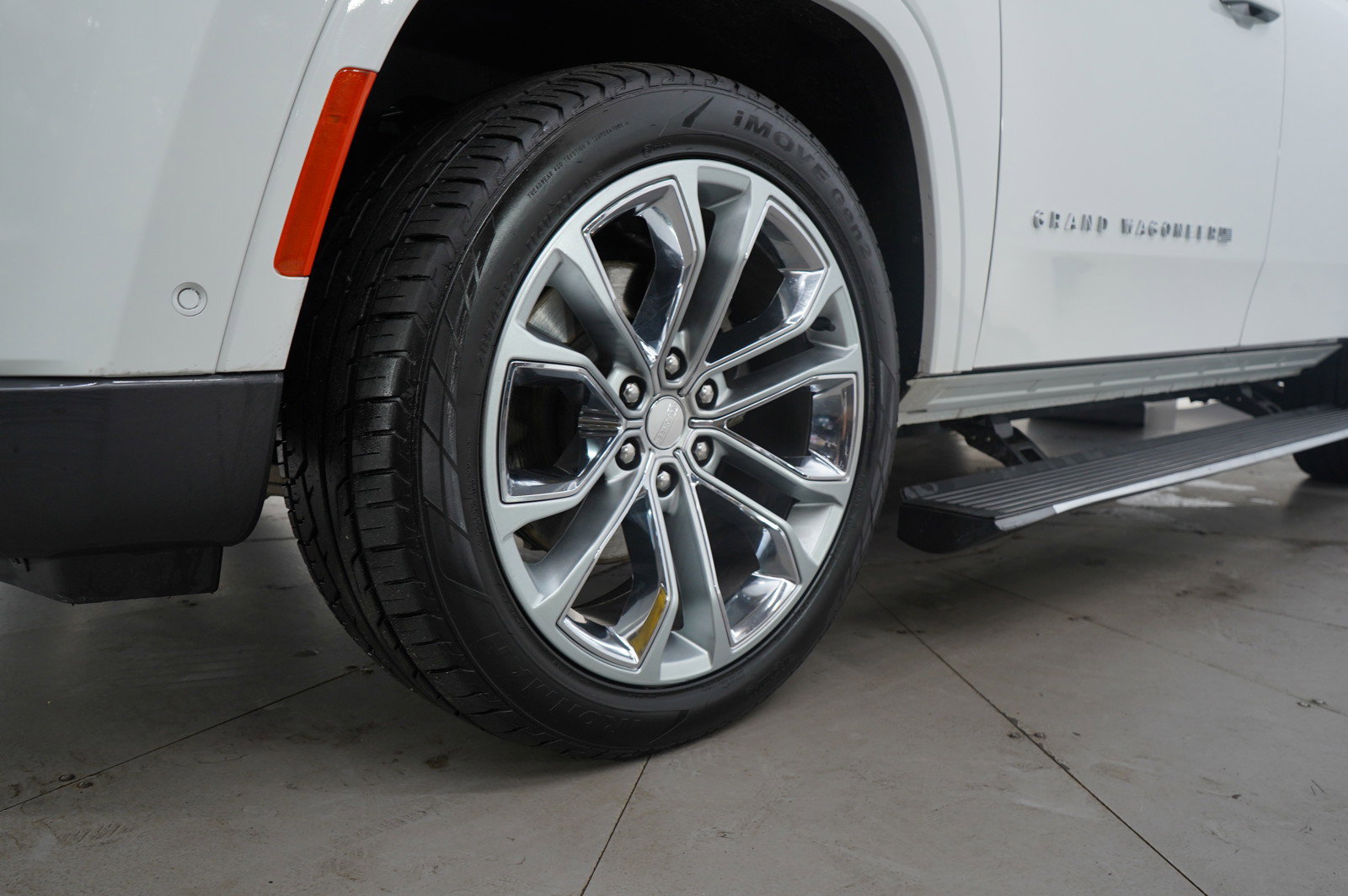 Used 2022 Jeep Grand Wagoneer Series II w/ Premium Group II image 29