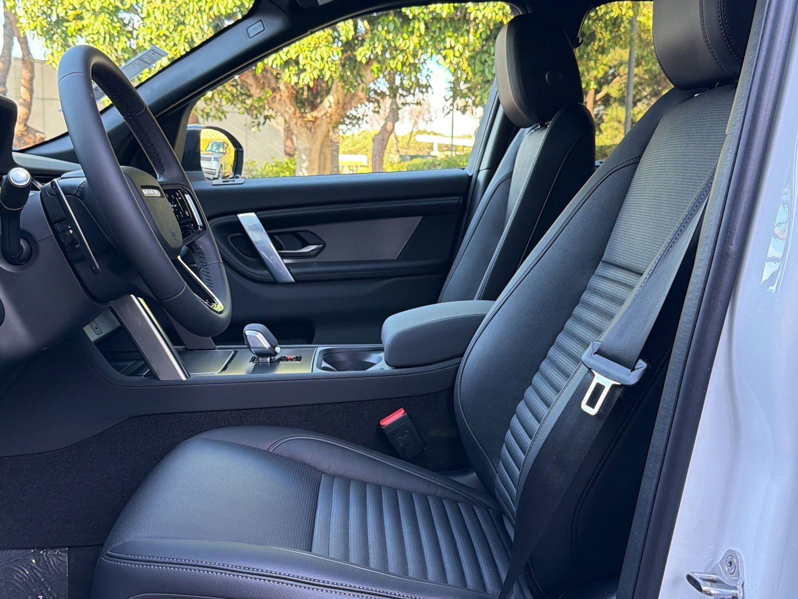 New 2026 Land Rover Discovery Sport Landmark image 5