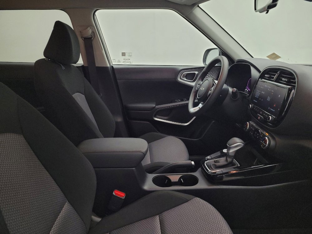 Used 2025 Kia Soul S FWD image 21