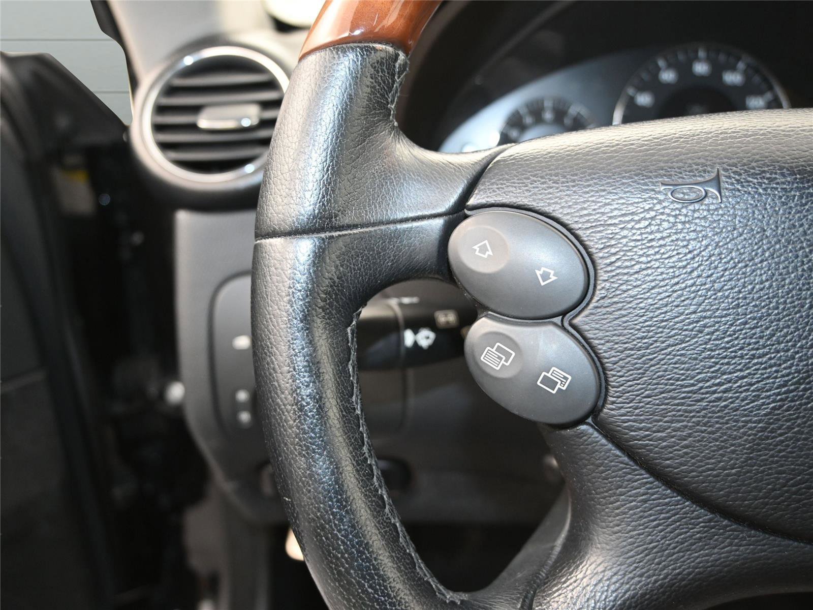 Used 2008 Mercedes-Benz CLK 550 Cabriolet image 7