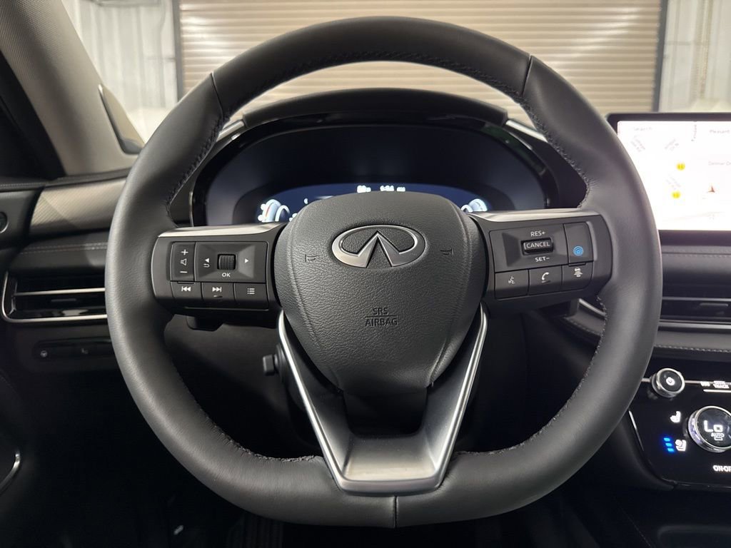 Certified 2025 INFINITI QX60 Luxe w/ Vision Package image 9