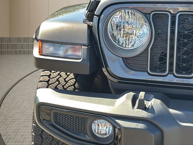 Certified 2024 Jeep Gladiator Sport AWD/4WD image 10