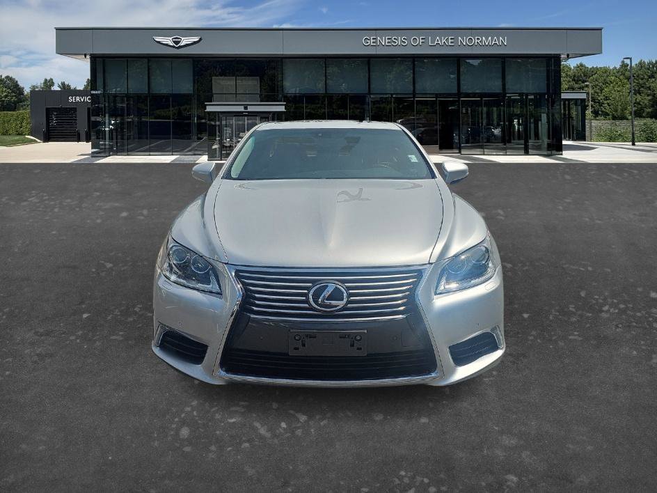 Used 2014 Lexus LS 460 w/ Comfort Package image 2