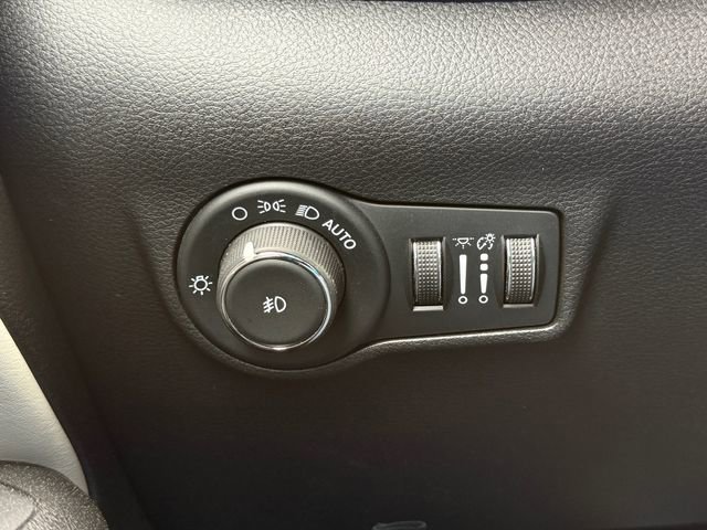 Used 2025 Jeep Compass Limited AWD/4WD image 24