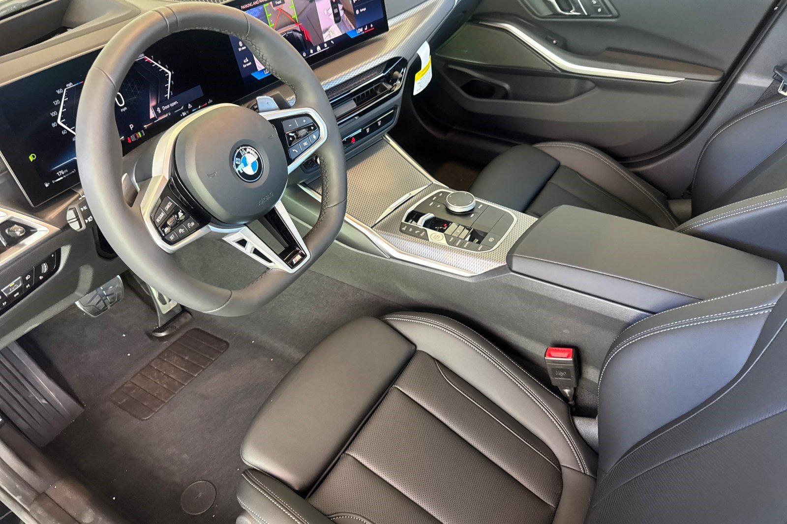 New 2026 BMW 330i xDrive Sedan w/ M Sport Package AWD/4WD image 4