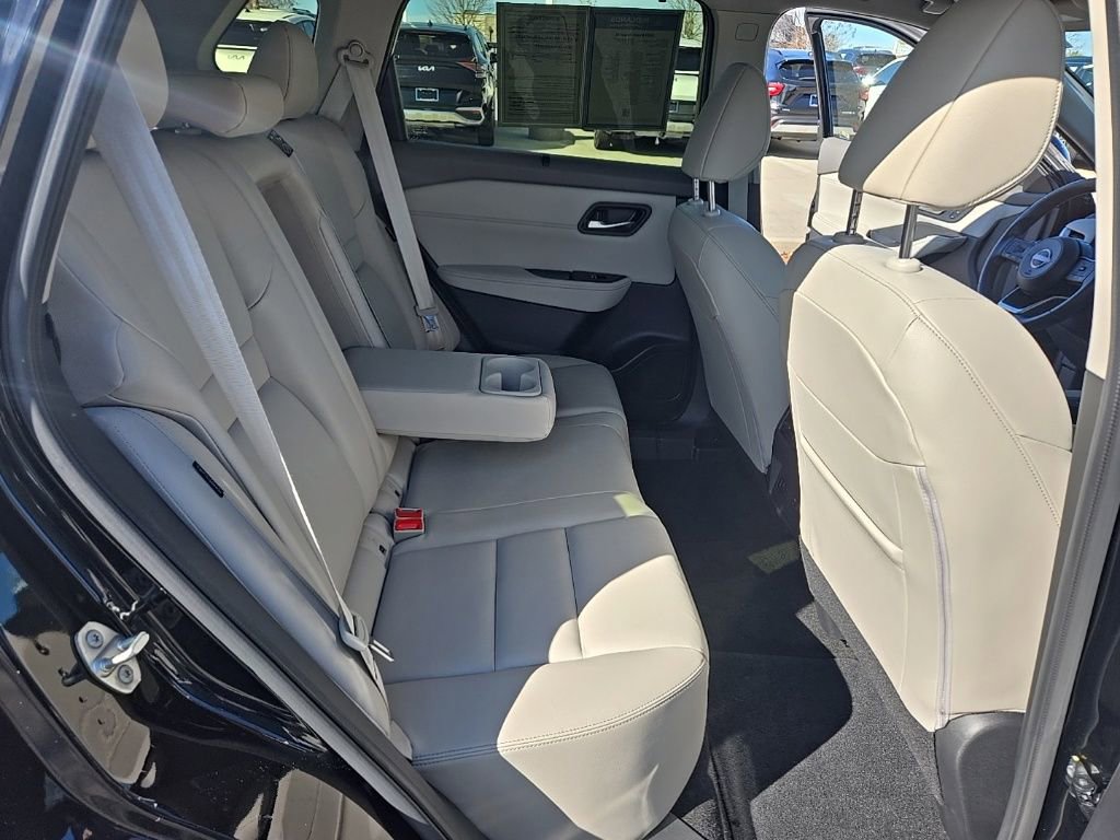 Used 2023 Nissan Rogue SL w/ SL Premium Package image 36