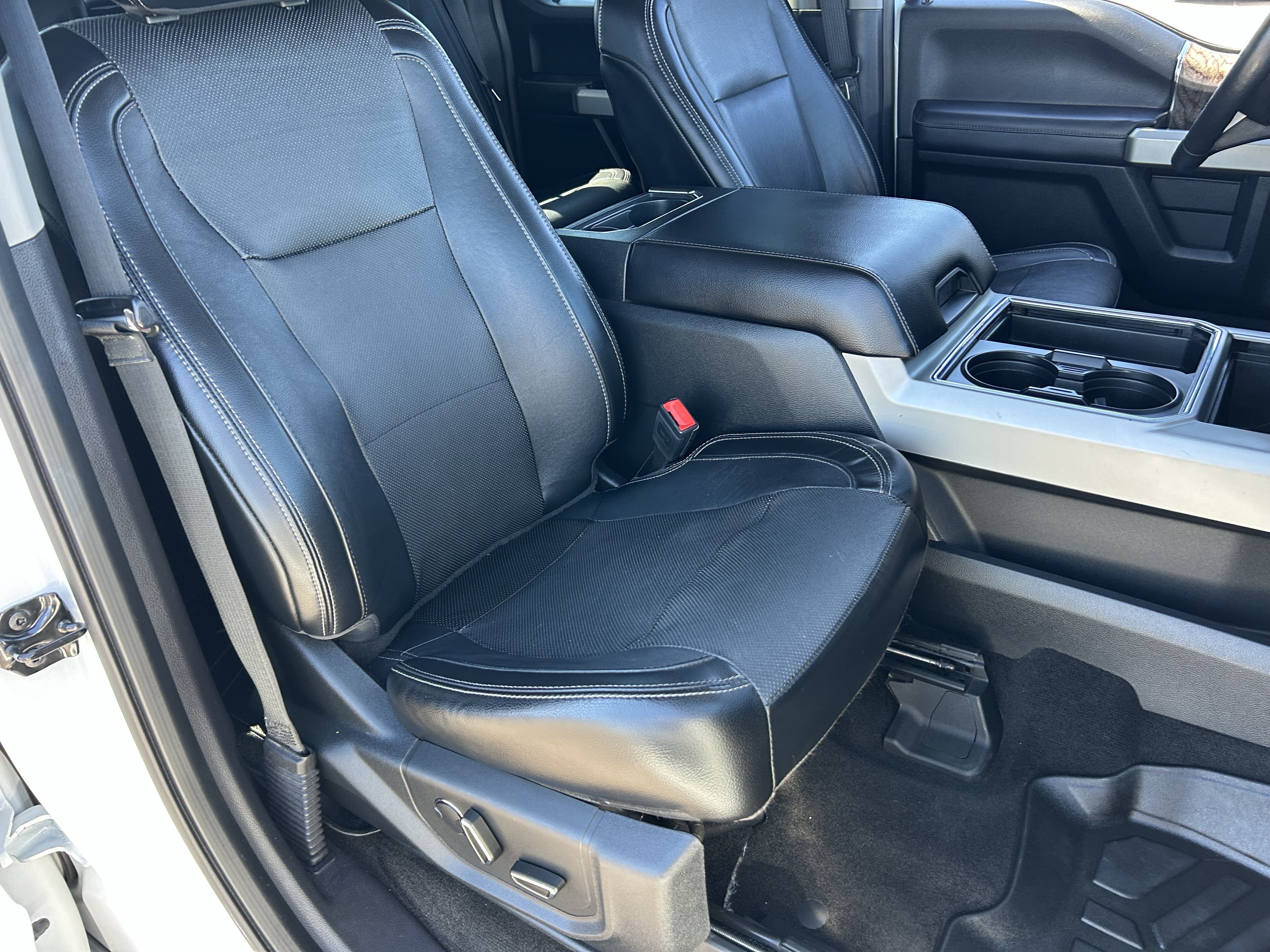 Used 2018 Ford F250 Lariat w/ Lariat Ultimate Package RWD image 9