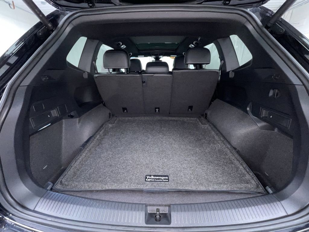 Used 2024 Volkswagen Tiguan SE R-Line image 10