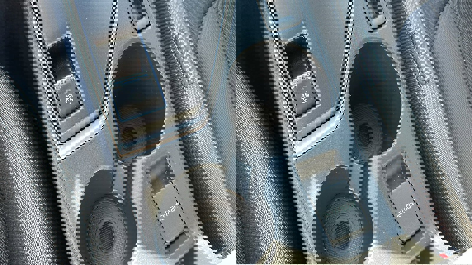 Certified 2025 Subaru Impreza 2.0i image 17