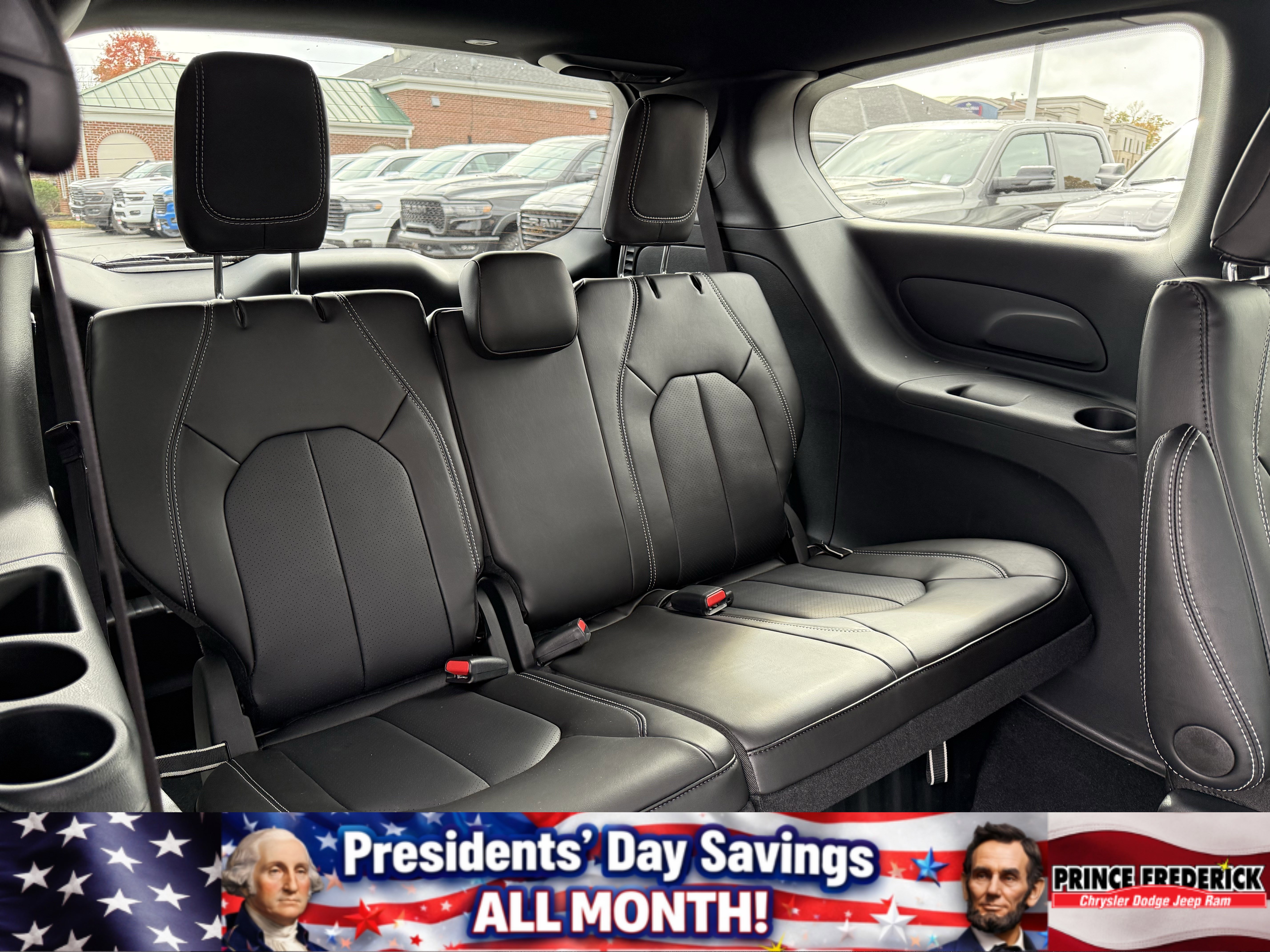 New 2026 Chrysler Pacifica Select image 14