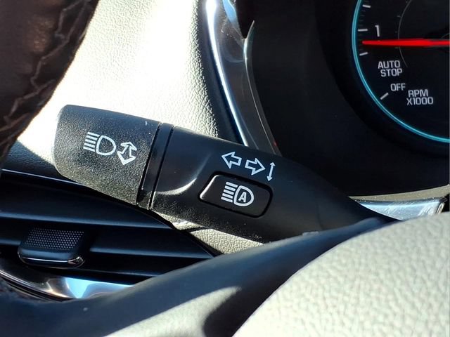 Used 2023 Chevrolet Traverse LT FWD image 29