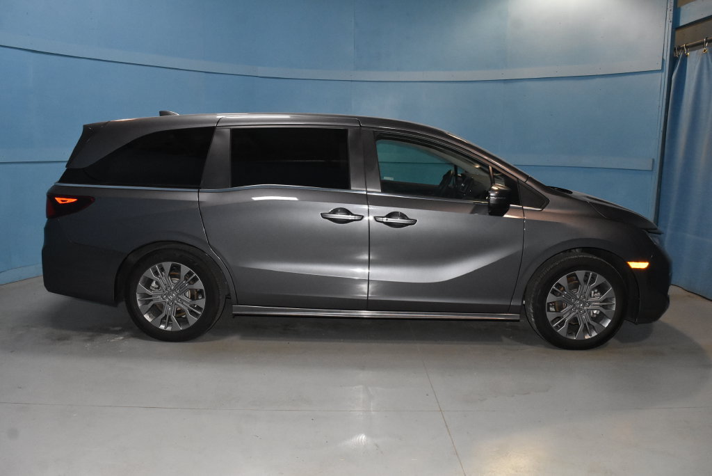 Used 2025 Honda Odyssey Touring image 25