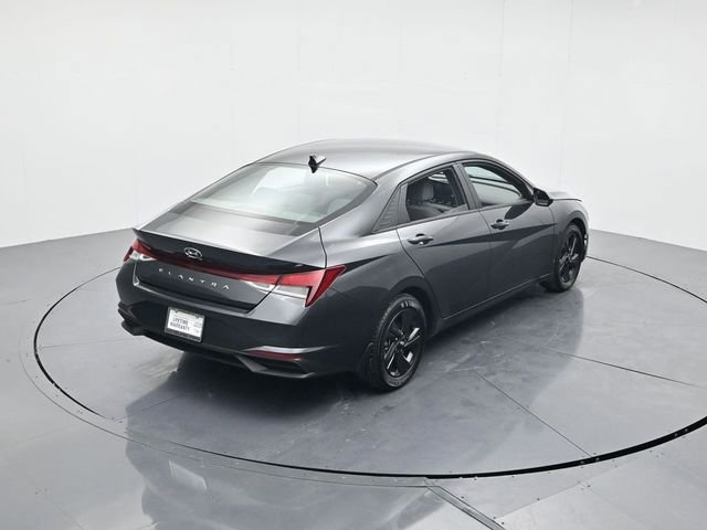 Used 2022 Hyundai Elantra SEL image 38