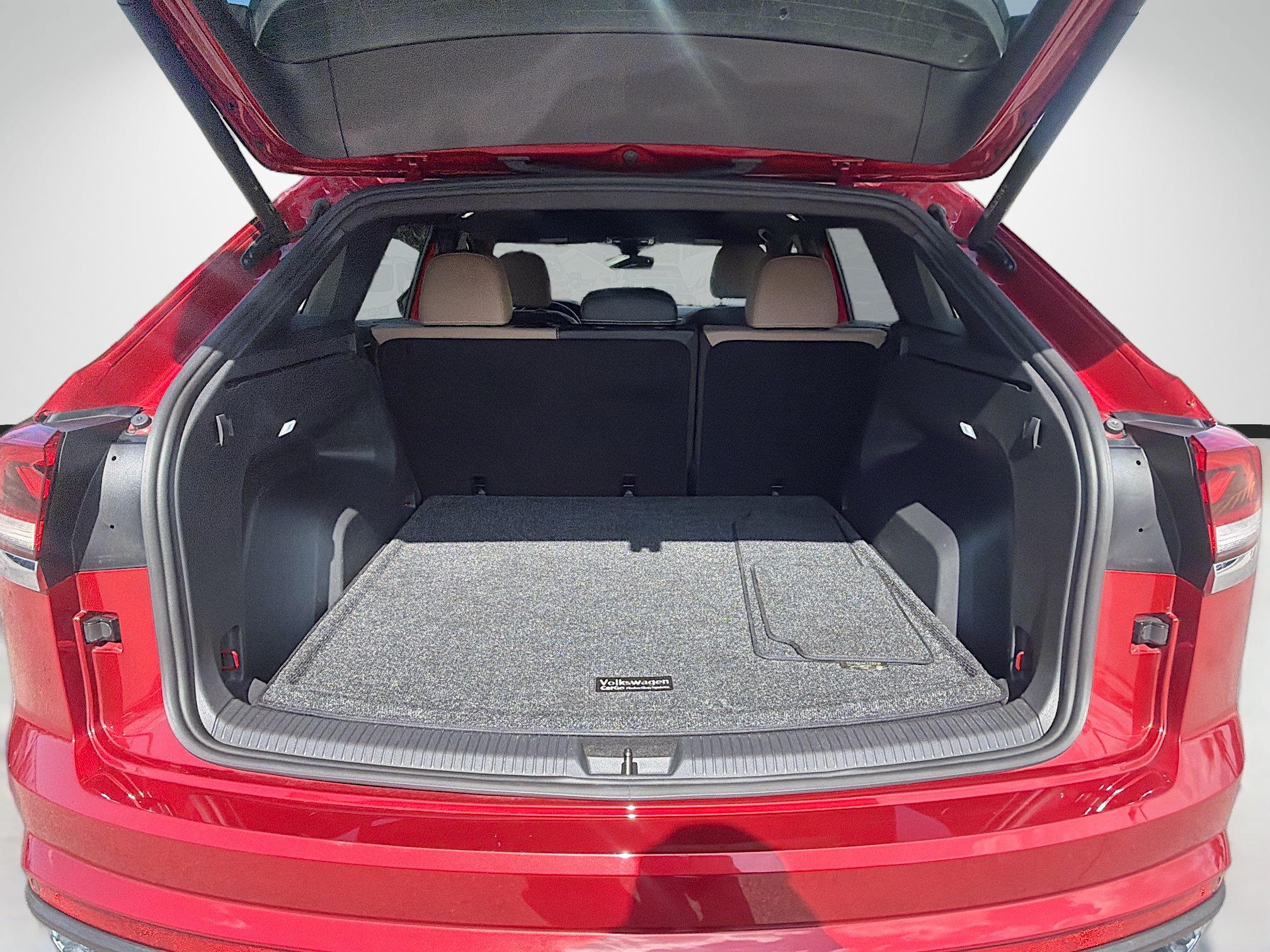 Used 2024 Volkswagen Atlas Cross Sport SE w/ Panoramic Sunroof Package FWD image 11