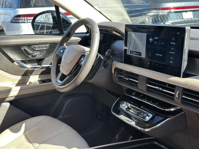 Certified 2024 Lincoln Corsair AWD w/ Equipment Group 101A image 33