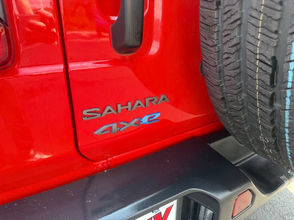 Used 2025 Jeep Wrangler Unlimited Sahara AWD/4WD image 39