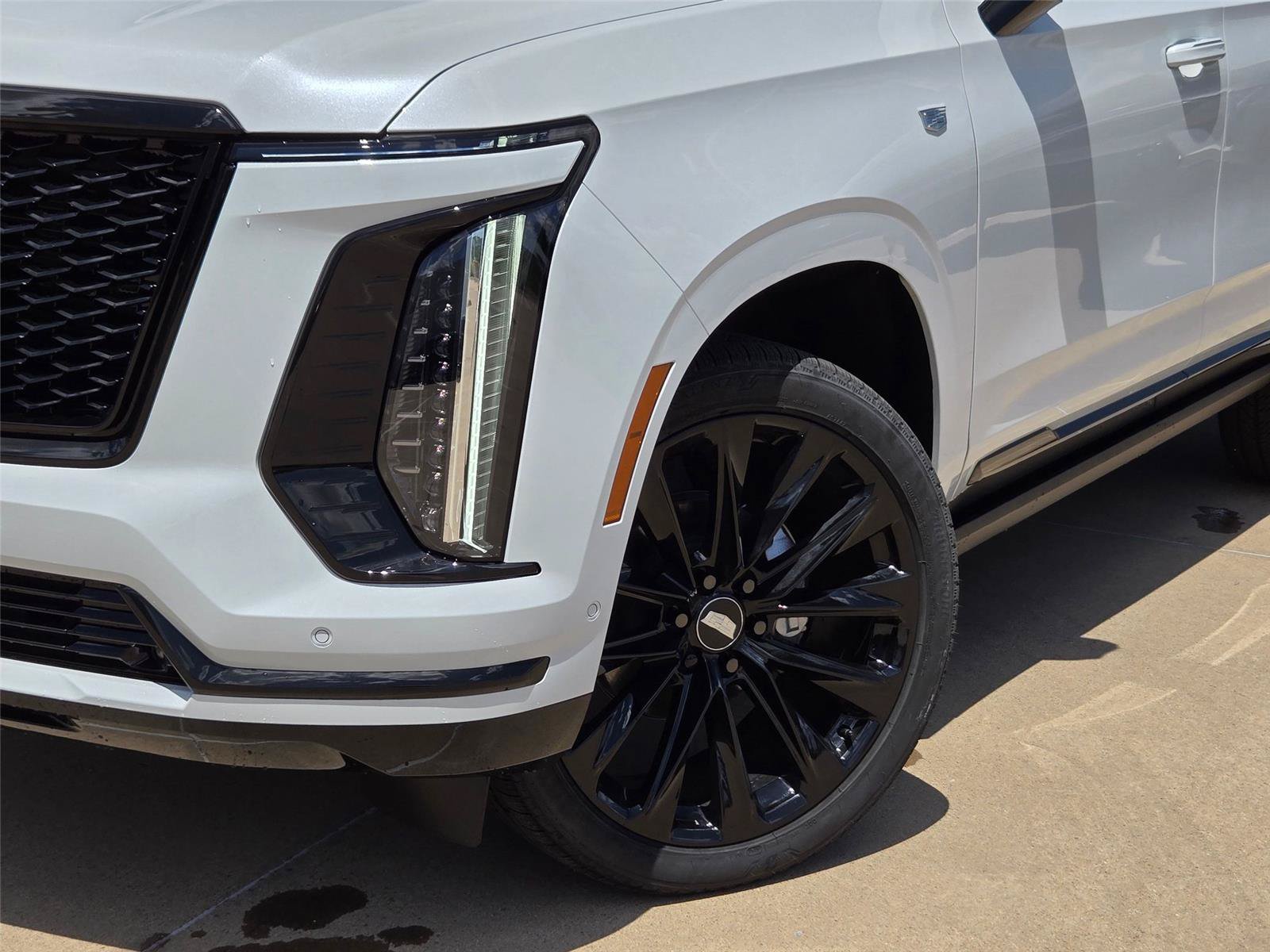 New 2026 Cadillac Escalade Platinum Sport w/ LPO, ONYX Package AWD/4WD image 7