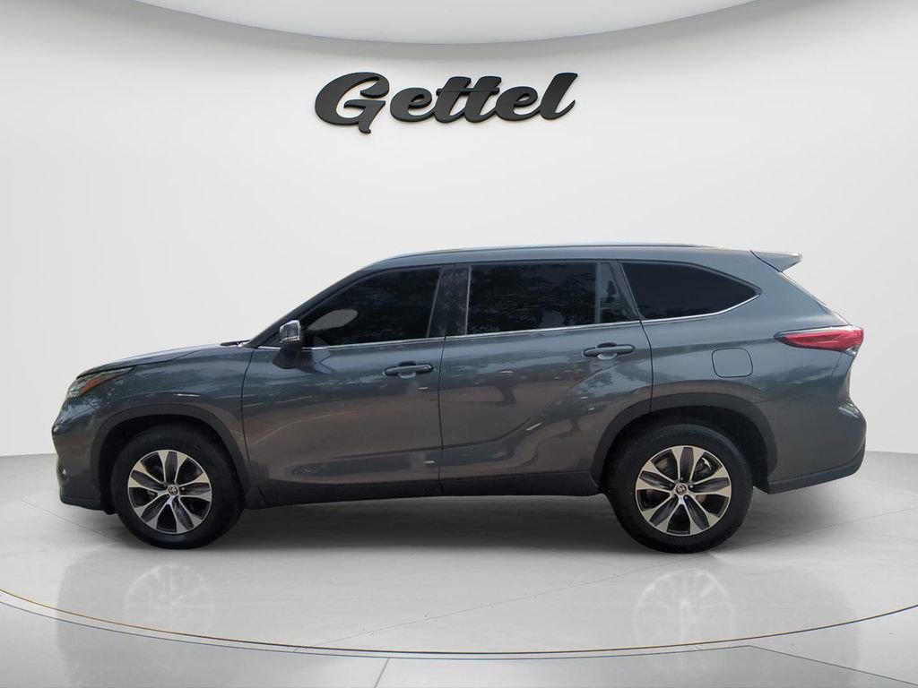Used 2020 Toyota Highlander XLE FWD image 7