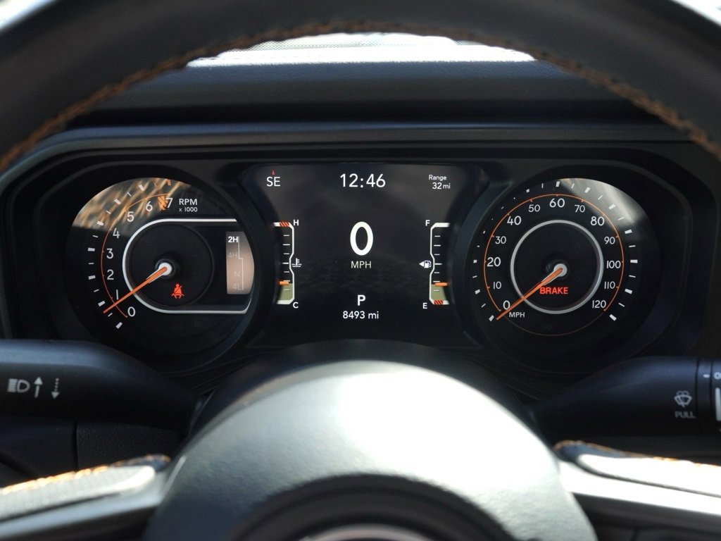 Used 2024 Jeep Gladiator Mojave w/ Convenience Group image 13