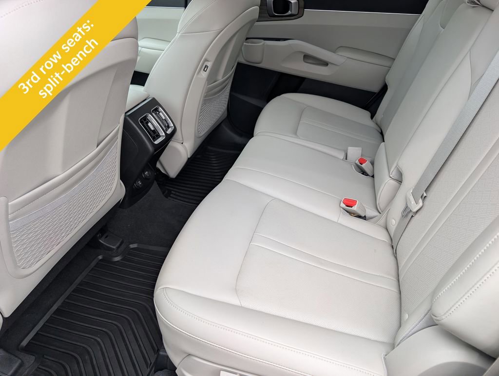 Used 2023 Kia Sorento S w/ Panoramic Sunroof Package image 18