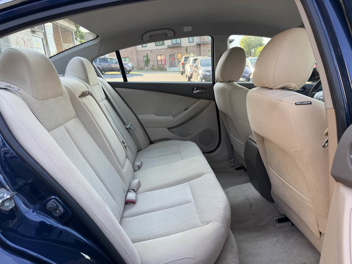 Used 2012 Nissan Altima 2.5 S FWD image 11