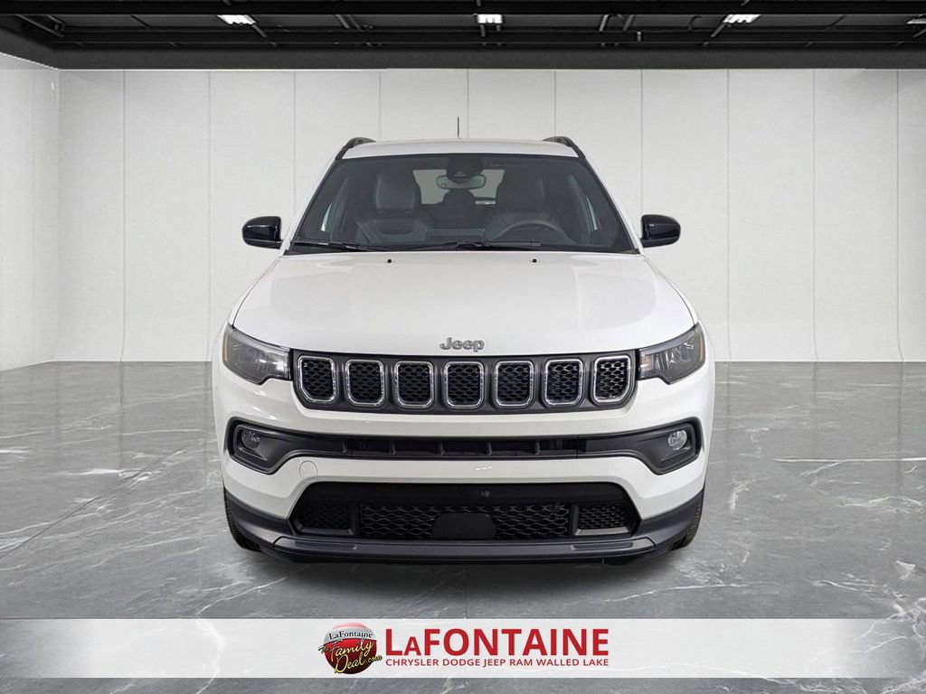 Used 2023 Jeep Compass Latitude image 8