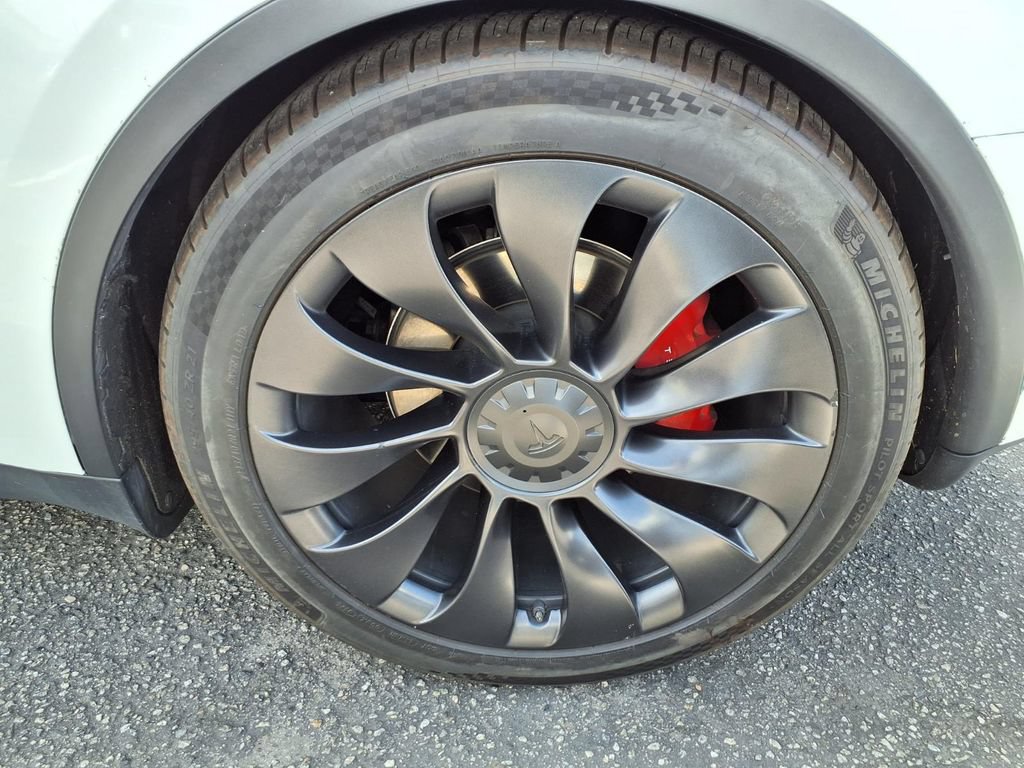 Used 2022 Tesla Model Y Performance AWD/4WD image 18
